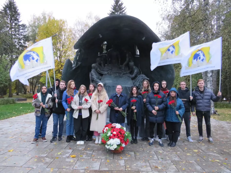 Школа юного международника в Москве: МГУ, Юный Международник, Куда Поступить, Абитуриенту, Подготовительные Курсы, Абитуриент МГУ, Школа Международников,