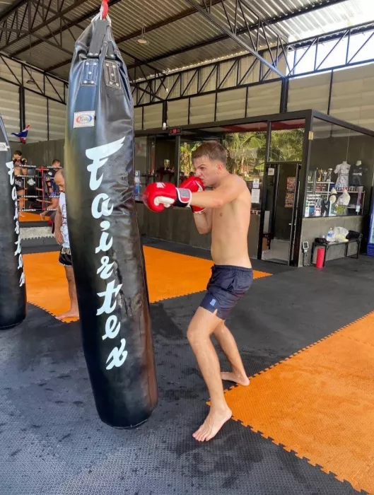 Спортивный Зал KB Muay Thai в Пхукете: Тренировка, Тренер, Спортивный зал, Спортзал, Муай-Тай, 