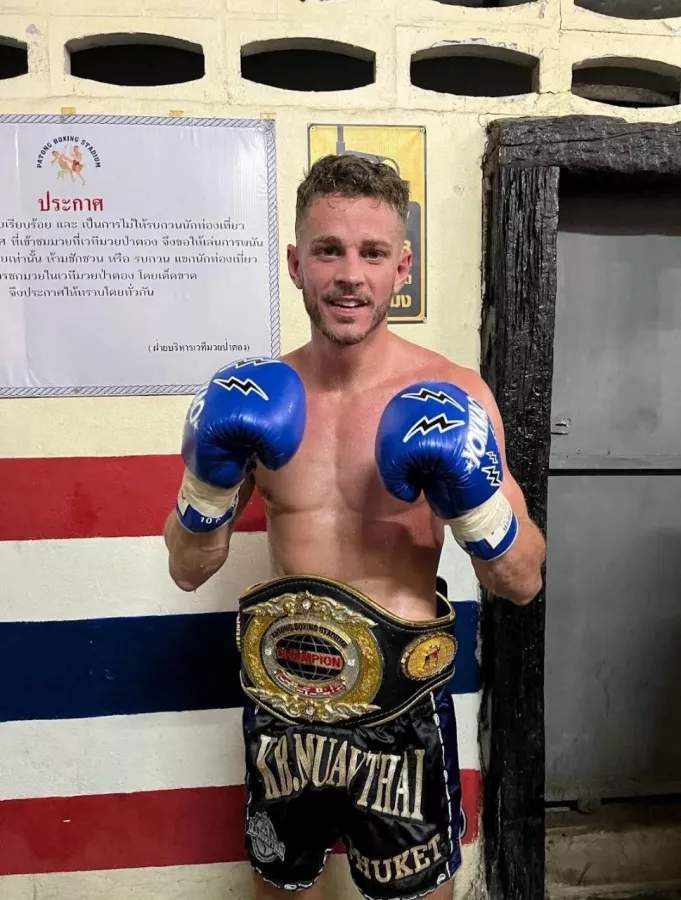 Спортивный Зал KB Muay Thai в Пхукете: Тренировка, Тренер, Спортивный зал, Спортзал, Муай-Тай,