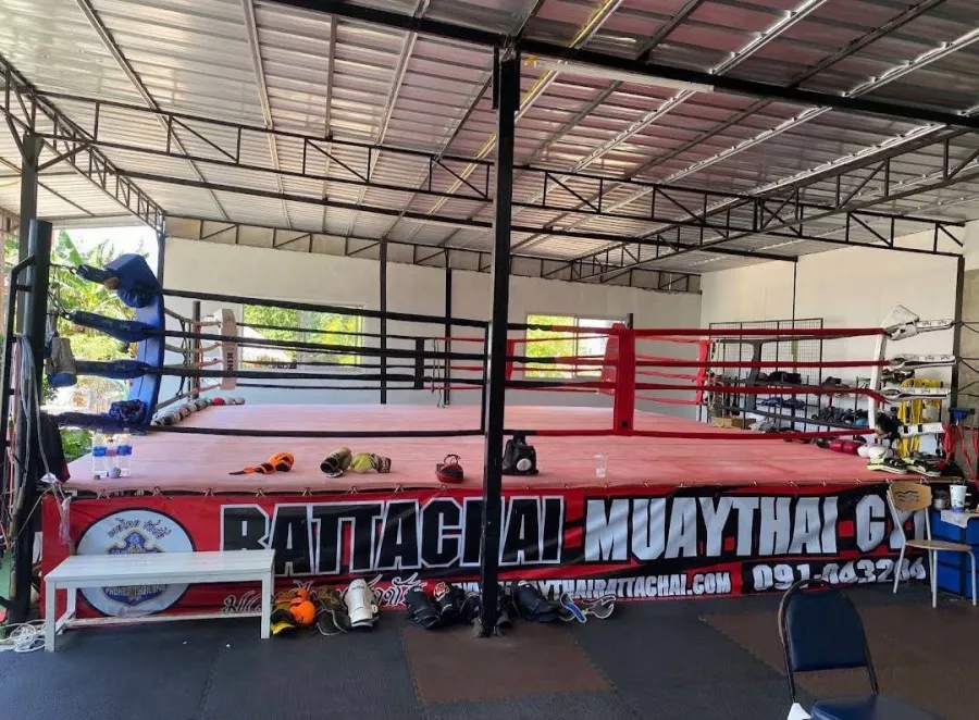 Спортивный Зал Rattachai Muay Thai в Пхукете: Muay Thai, Trainings, Coaches, Муай-Тай, Тренировки, Тренеры,