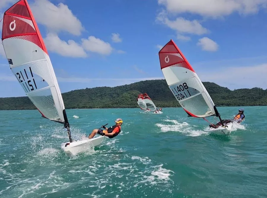 Яхт-Клуб Phuket в Пхукете: Yachts, Restaurant, Boats, Windsurfing, Яхты, Ресторан, Лодки, Виндсёрфинг,