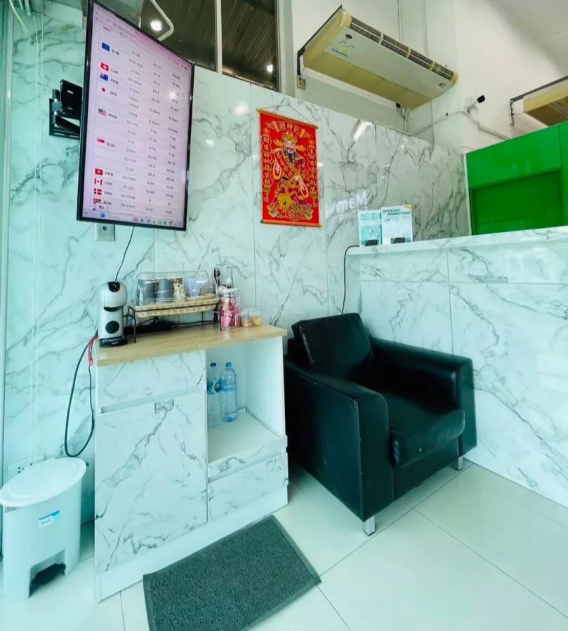 Обмен Валюты Mamy Exchange Phuket в Пхукете: Деньги,