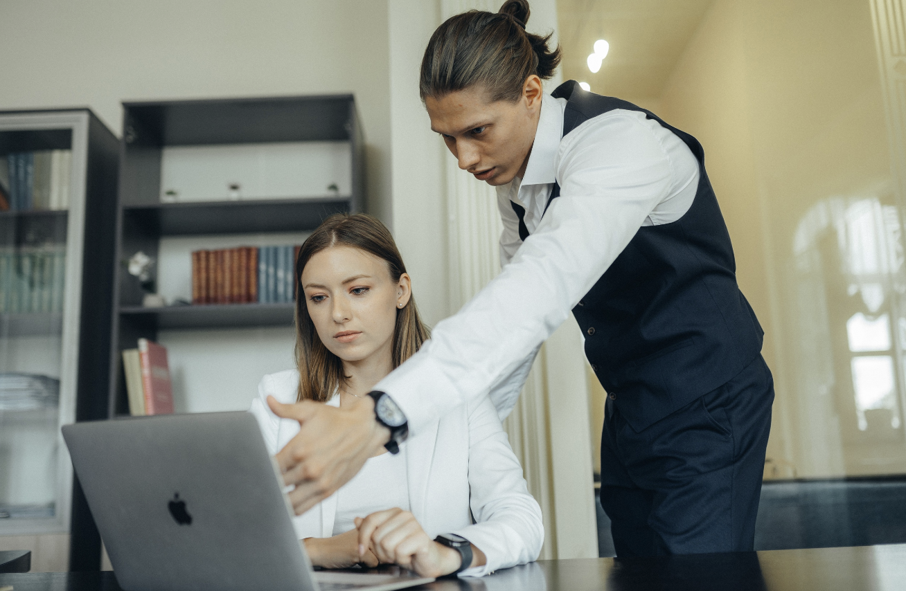 Юридическая компания "Международное Юридическое Бюро"