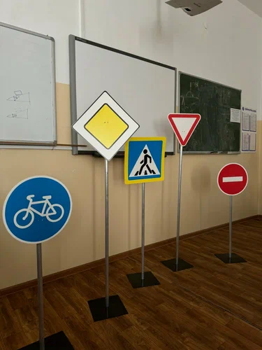 Автошкола ФГАОУ ДПО Сочинский ЦППК в Сочи: Экстремальное Вождение, Механический Автотренажер, Занятие ПДД, Отечественные Автомобили, Категория В, Категория С, Категория D,