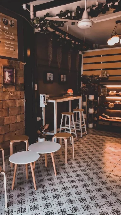 Кофейня Baanrangnok Phuket в Пхукете: Еда, Развлечение, Кофе, Кафе, Закуски,
