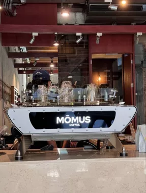 Кофейня «MŌMUS coffee»