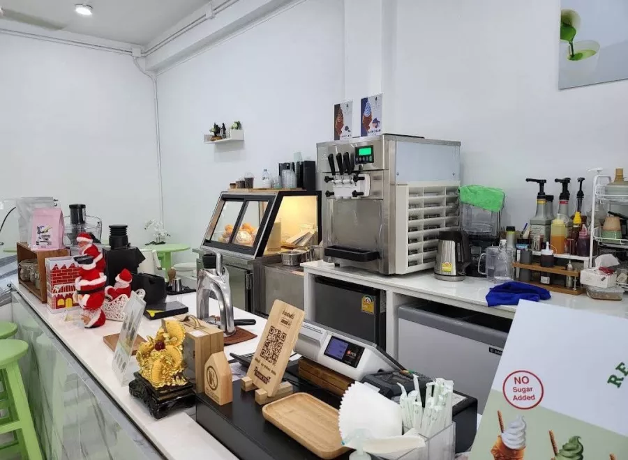 Кафе-Мороженое Ice Japan Premium Soft Cream & Slow Bar в Пхукете: Еда, Кафе, Мороженое,