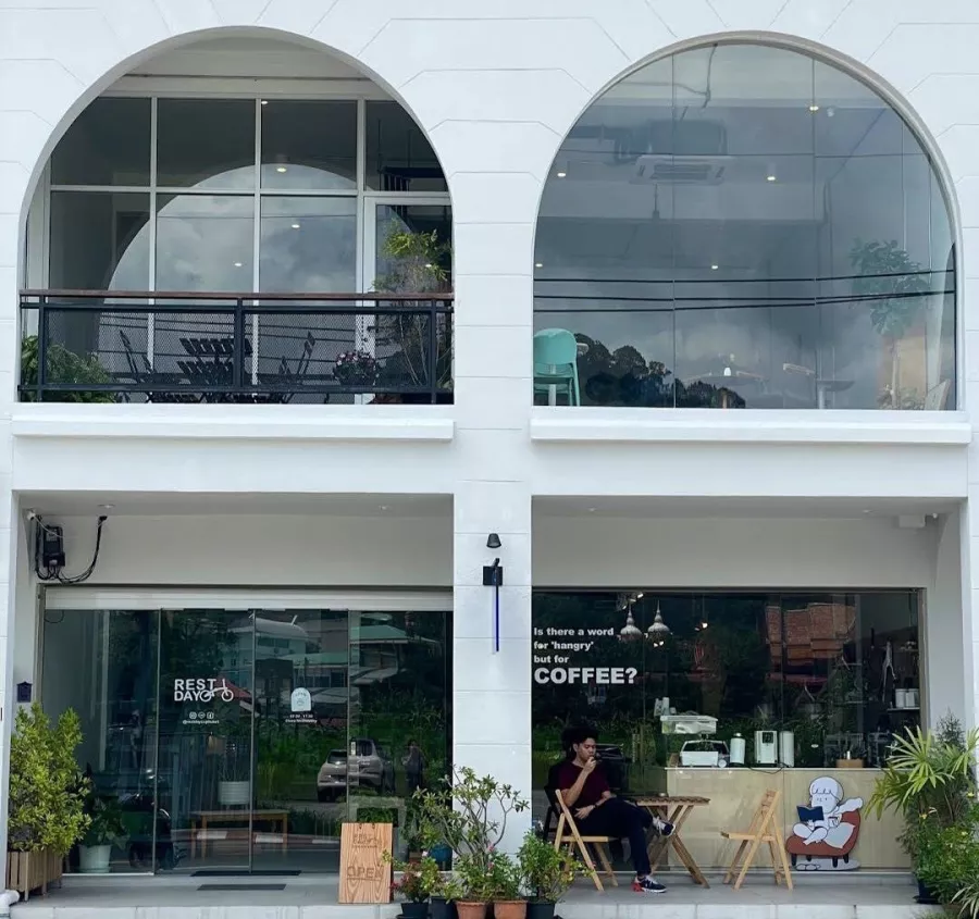 Кофейня RestDay Coffee Bar & Bake House в Пхукете: Еда, Кофе, Кафе, Выпечка,