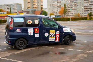 Автошкола Центр высшего водительского мастерства в Омске: Экстремальное Вождение, Школа Парковки, Школа Автоспорта, Теоретический Курс, Тренажерный Курс, Индивидуальный График,