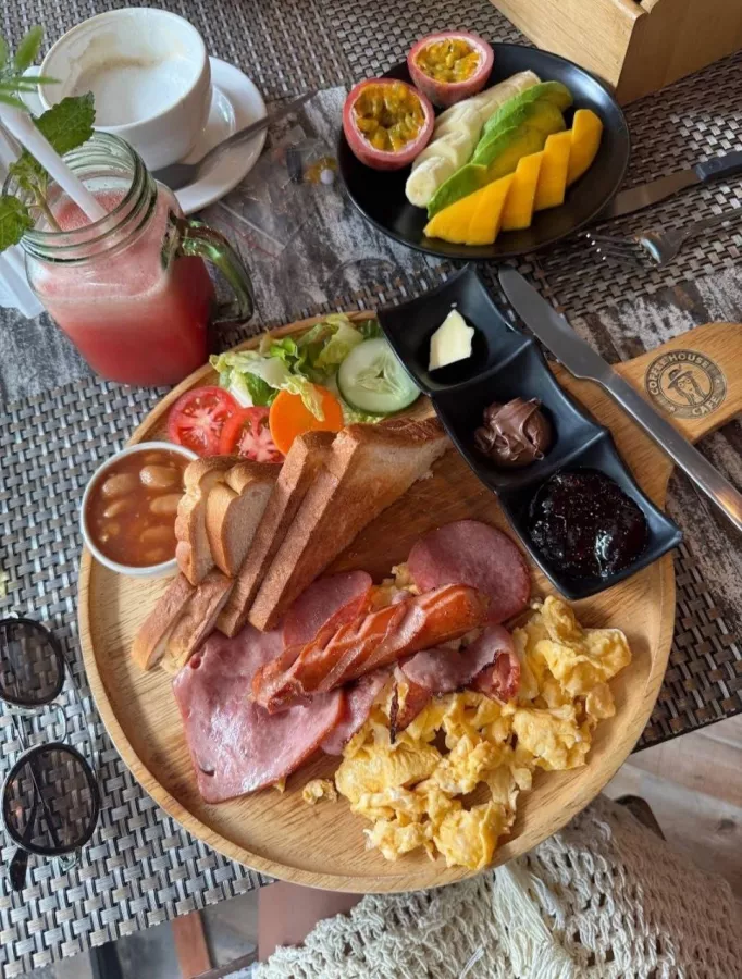 Кафе Lost in Phuket в Пхукете: Еда, Развлечение, Кафе, Кофе, Закуски, Выпечка,
