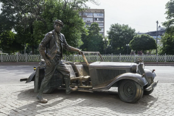 Памятник "Юрий Никулин"