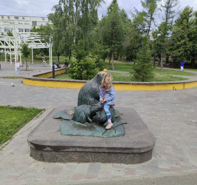 Памятник "Семейство бобров"