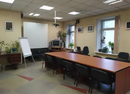 Агентство недвижимости Land & House в Санкт-Петербурге