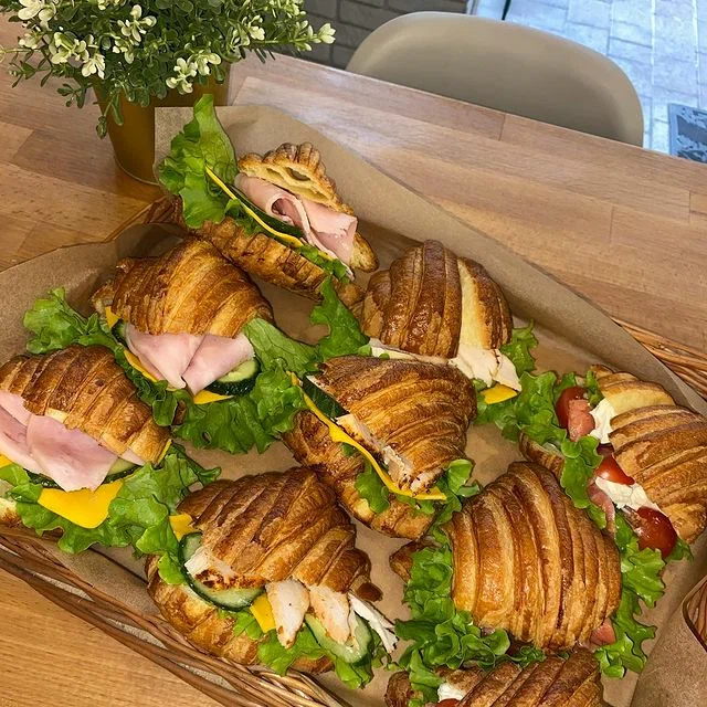 Столовая Матрешка в Сочи: Еда навынос, Поесть, Буфет, Вкусно, Быстрое питание, Напитки, Недорого, Парковка, Столовая в Сочи, Столовая , Летняя веранда,