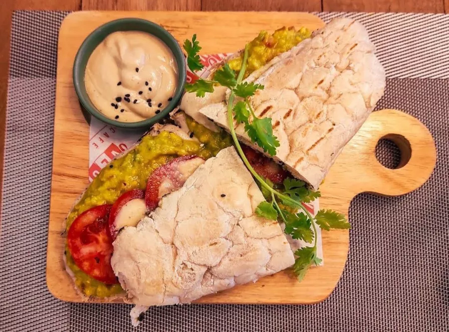 Веганское Кафе Go Vegan в Пхукете: Еда, Веганская кухня, Десерты, Кафе,
