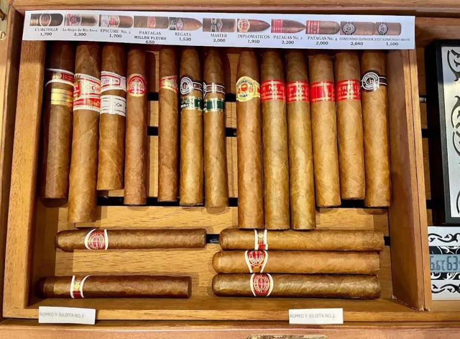 Винный Магазин Wine and Taste в Пхукете: Еда, Развлечение, Вино, Закуски, Пиво,