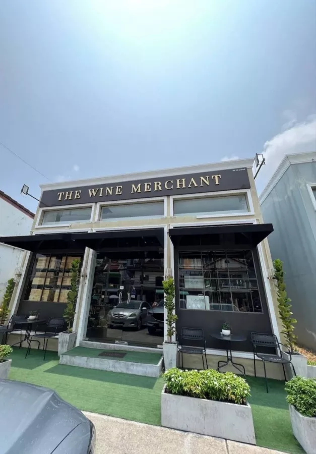 Винный Магазин The Wine Merchant Phuket в Пхукете: Вино, Закуски, Виски, Wine, Whiskey, Snacks,