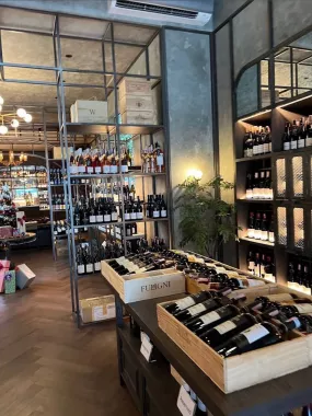 Винный Магазин «The Wine Merchant Phuket»