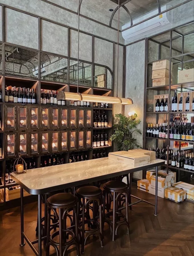 Винный Магазин The Wine Merchant Phuket в Пхукете: Вино, Закуски, Виски, Wine, Whiskey, Snacks,