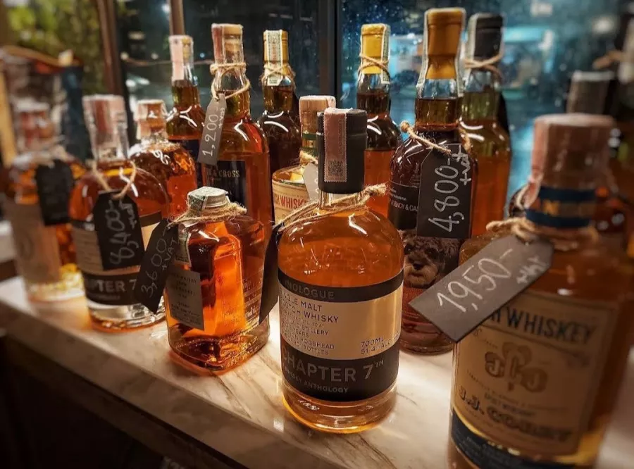 Винный Магазин The Wine Merchant Phuket в Пхукете: Вино, Закуски, Виски, Wine, Whiskey, Snacks,