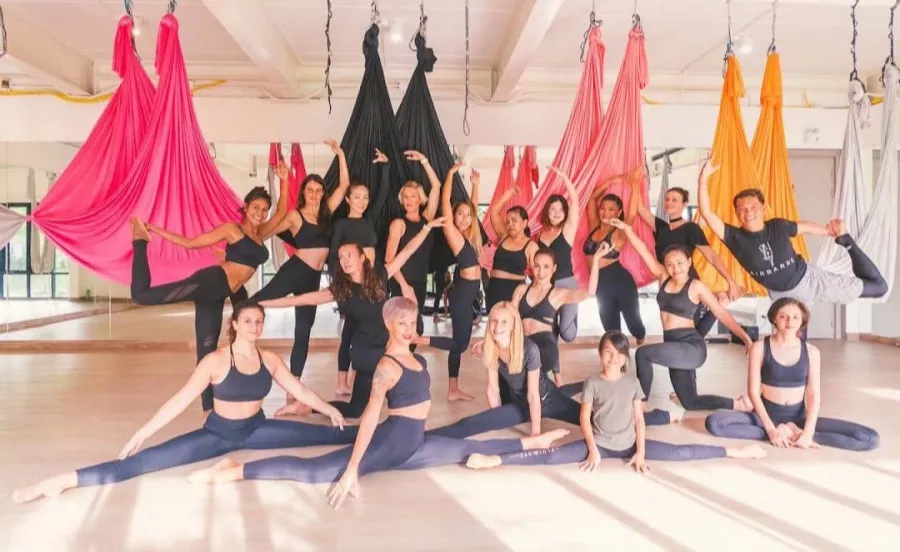 Студия Йоги AIRbarre в Пхукете: Yoga, Йога, Студия, Растяжка, Медитация, Танцы, Настольный теннис, Table Tennis, Studio, Stretching, Meditation, Dancing,