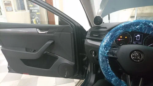 Автоателье Блюзмобиль в Екатеринбурге: Тюнинг Мототехники, Шумоизоляция Авто, Подогрев Сидений, Подогрев Руля, Перетяжка Руля, Пошив Салона, Перетяжка Салона,