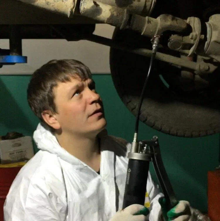 Экспресс-пункт замены масла Power Oil в Магадане: СТО, Замена Масла, Замена Масла в АКПП, Замена Масла в КПП, Замена Масла в Трансмиссии, Замена Масла в Двигателе, Замена Охладающей Жидкости, Замена Фильтров,