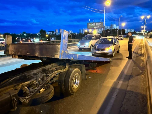 Эвакуация автомобилей Qucikhelp27 в Хабаровске: Авто, Эвакуатор,