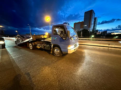 Эвакуация автомобилей Qucikhelp27 в Хабаровске: Авто, Эвакуатор,