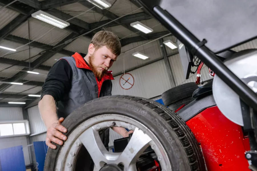 Автокомплекс Бумер в Адлере: Авто, Чистка, СТО, Запчасти, Ремонт,