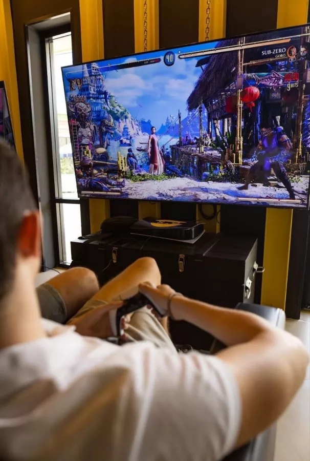 Компьютерный Клуб Colizeum PhuketTown Esports в Пхукете: Компьютеры, Киберспорт, Напитки, Computers, Cybersport, Soft Drinks,
