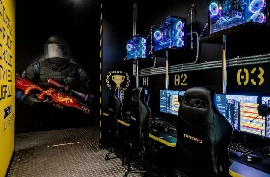 Компьютерный Клуб Colizeum PhuketTown Esports в Пхукете: Компьютеры, Киберспорт, Напитки, Computers, Cybersport, Soft Drinks,