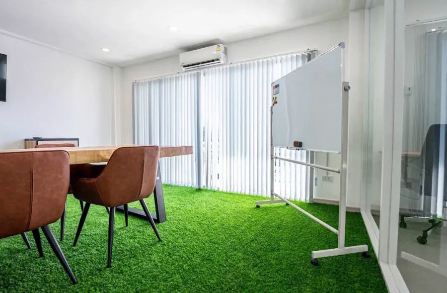 Коворкинг Grind Time Coworking Space - Phuket Chalong Bay в Пхукете: Coworking, Work, Cafe, Коворкинг, Работа, Кафе, Кухня, Kitchen, Freelance, Фриланс,