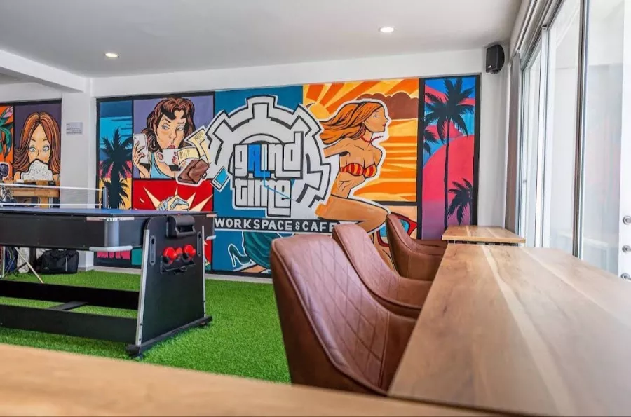 Коворкинг Grind Time Coworking Space - Phuket Chalong Bay в Пхукете: Coworking, Work, Cafe, Коворкинг, Работа, Кафе, Кухня, Kitchen, Freelance, Фриланс,