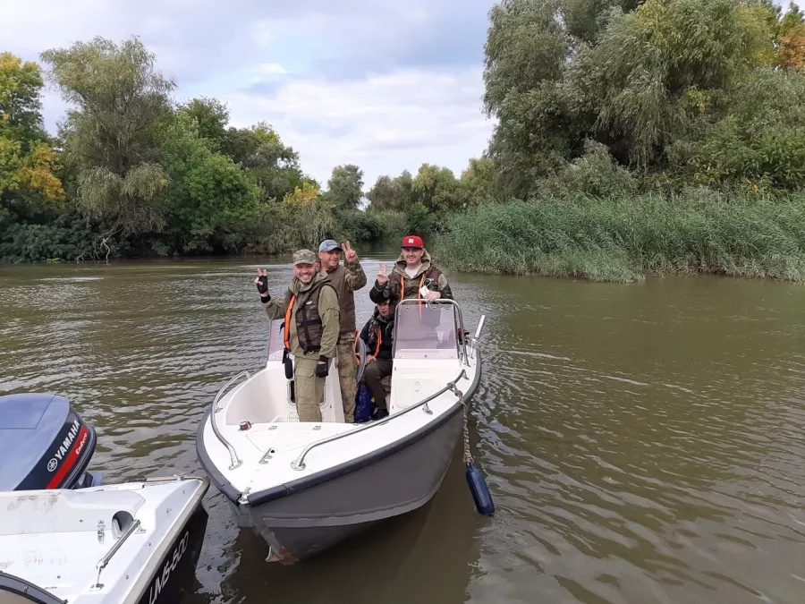 Fish Sense База для Охоты и Рыбалки в Астрахани: Охота в Астрахани, Рыбалка в Астрахани, Охота на Фазана, Охота на Гуся, Охота на Зайца, Охота на Лисицу, Охота на Утку, Рыбалка на Судака, Рыбалка на Сома, Рыбалка на Щуку, Рыбный Ресторан, Банный Комплекс, Рыбалка на Сазана, База отдыха,