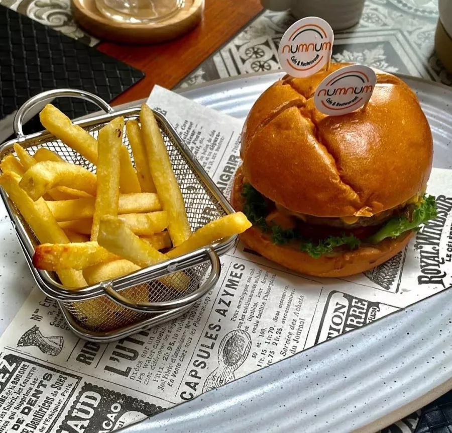 Ресторан NumNum в Пхукете: Restaurant, Mediterranean Cuisine, Thai Cuisine, Bar, Ресторан, Бар, Тайская Кухня, Средиземноморская Кухня,