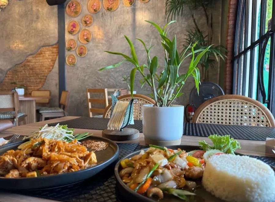 Ресторан NumNum в Пхукете: Restaurant, Mediterranean Cuisine, Thai Cuisine, Bar, Ресторан, Бар, Тайская Кухня, Средиземноморская Кухня,
