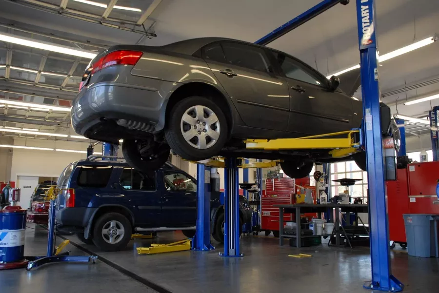 Автосервис Motul Expert в Смоленске: СТО, Ремонт Автокондиционера, Заправка Автокондиционера, Ремонт Ходовой, Ремонт Автоэлектрики, Замена Масла, Ремонт Форсунок, Промывка Инжектора, Ремонт Генераторов, Ремонт Стартеров, Чистка Форсунок, Компьютерная Диагностика, Ремонт DSG, Выездной Шиномонтаж, Ремонт ГБЦ, Ремонт Фар, Ремонт КПП, Ремонт РКПП,
