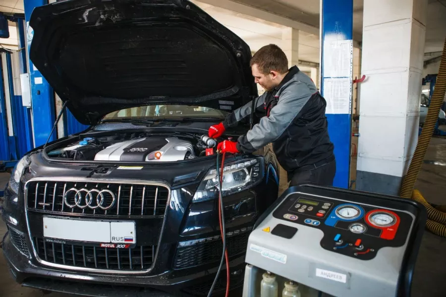 Автосервис Motul Expert в Смоленске: СТО, Ремонт Автокондиционера, Заправка Автокондиционера, Ремонт Ходовой, Ремонт Автоэлектрики, Замена Масла, Ремонт Форсунок, Промывка Инжектора, Ремонт Генераторов, Ремонт Стартеров, Чистка Форсунок, Компьютерная Диагностика, Ремонт DSG, Выездной Шиномонтаж, Ремонт ГБЦ, Ремонт Фар, Ремонт КПП, Ремонт РКПП,