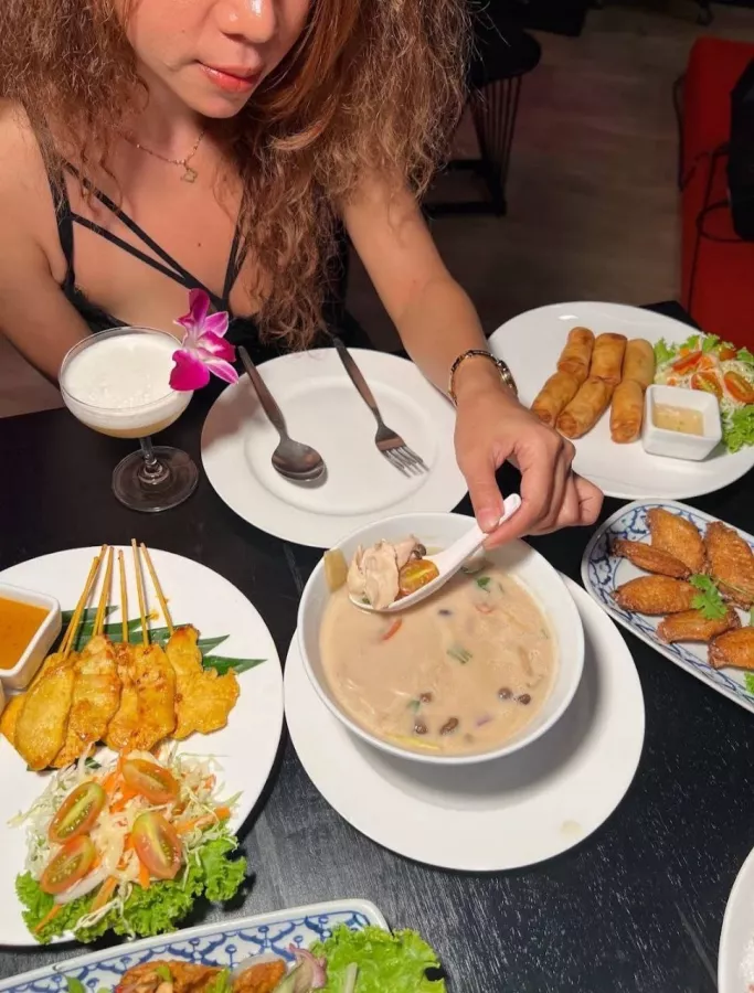 Bar Thunder в Пхукете: Бар, Коктейли, Ресторан, Bar, Restaurant, Cocktails, Live music, Живая музыка,