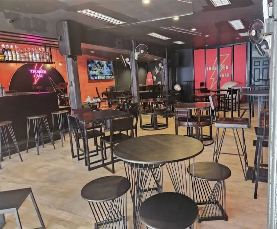Bar Thunder в Пхукете: Бар, Коктейли, Ресторан, Bar, Restaurant, Cocktails, Live music, Живая музыка,