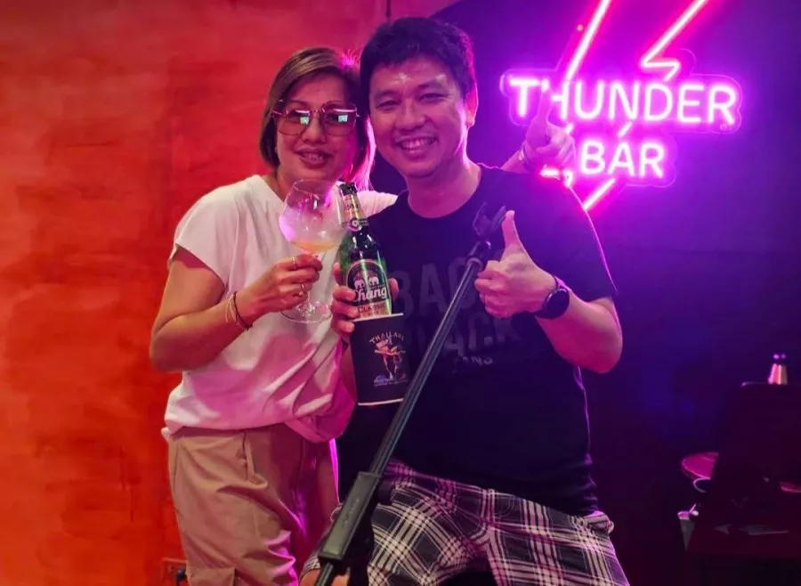 Bar Thunder в Пхукете: Бар, Коктейли, Ресторан, Bar, Restaurant, Cocktails, Live music, Живая музыка,