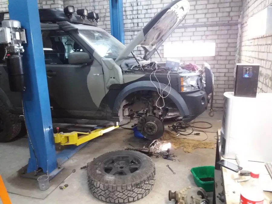 Автосервис Сервис-моторс 36 в Воронеже: СТО, Ремонт Автокондиционера, Заправка Автокондиционера, Ремонт АКПП, Ремонт Двигателя, Замена Масла, Ремонт Ходовой, Ремонт Стартеров, Компьютерная Диагностика, Ремонт Автоэлектрики, Чистка Форсунок, Промывка Инжектора, Сигнализация, Ремонт КПП, Ремонт Генераторов,
