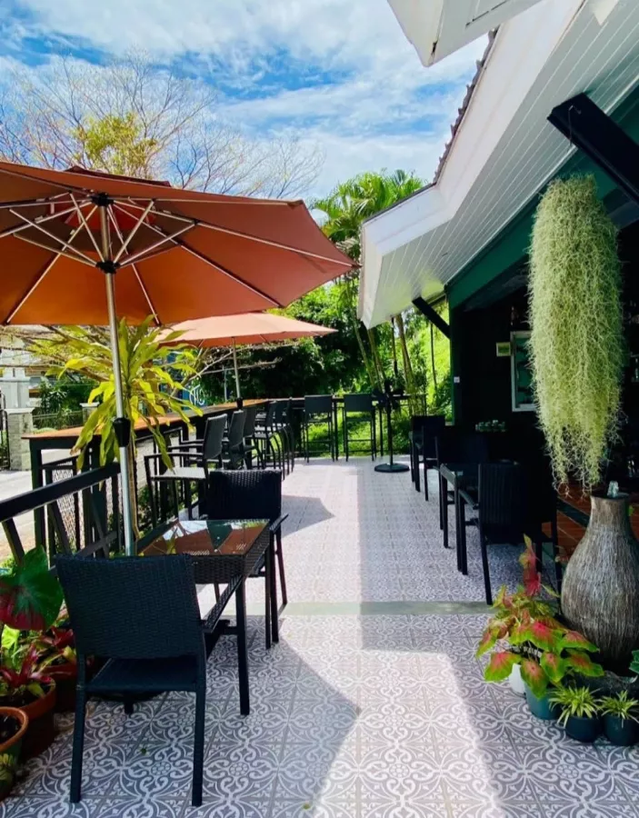 Бар Green Bar Phuket в Пхукете: Бар, Тайская Кухня, Ресторан, Коктейли, Bar, Thai Cuisine, Restaurant, Cocktails,