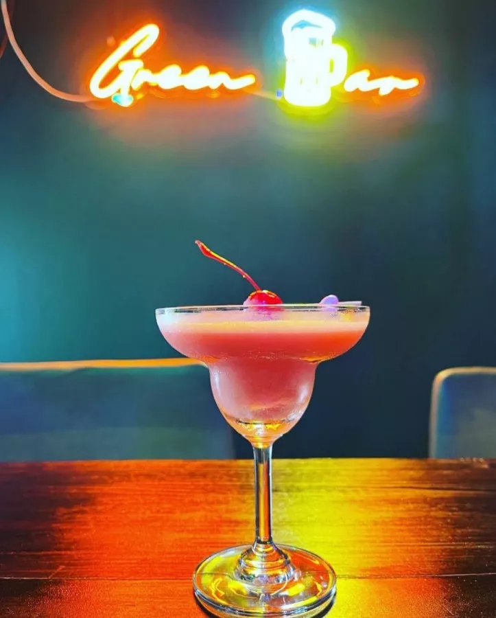 Бар Green Bar Phuket в Пхукете: Бар, Тайская Кухня, Ресторан, Коктейли, Bar, Thai Cuisine, Restaurant, Cocktails,