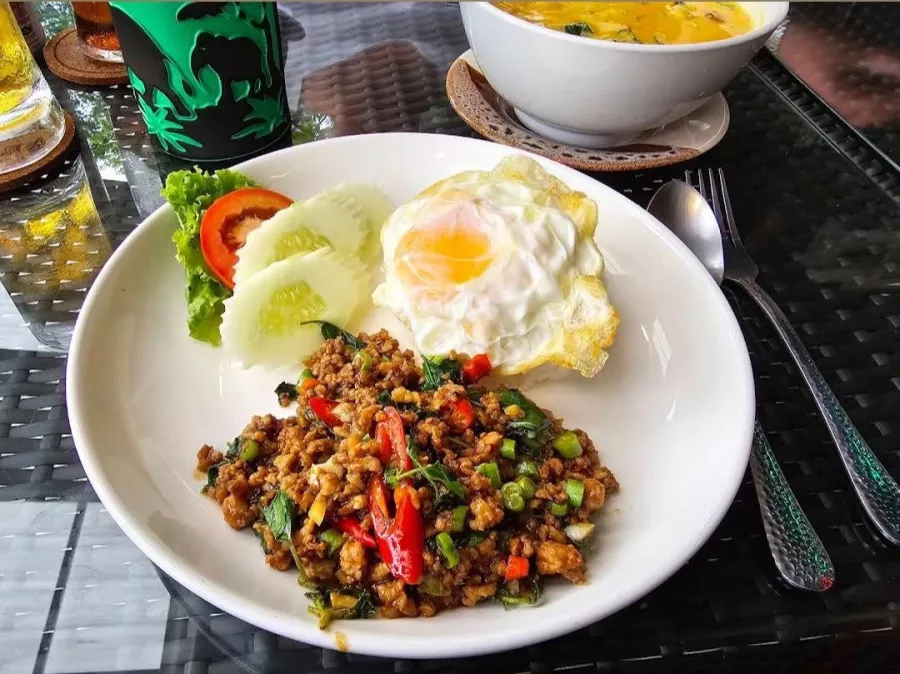 Бар Green Bar Phuket в Пхукете: Бар, Тайская Кухня, Ресторан, Коктейли, Bar, Thai Cuisine, Restaurant, Cocktails,