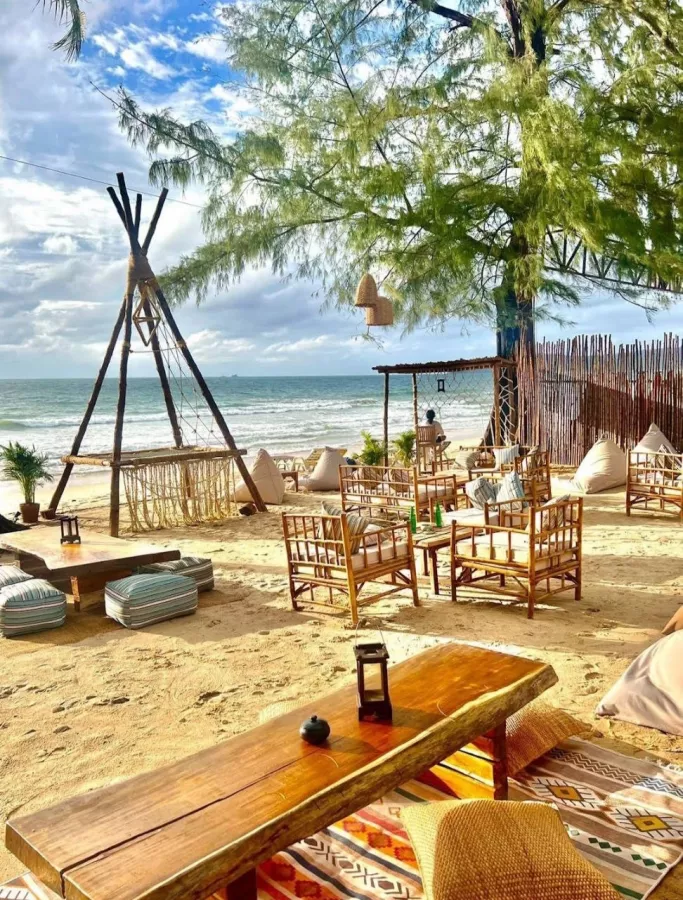 Пляжный Клуб Nomad в Пхукете: Пляж, Ресторан, Бар, Коктейли, Beach, Restaurant, Bar, Cocktails,