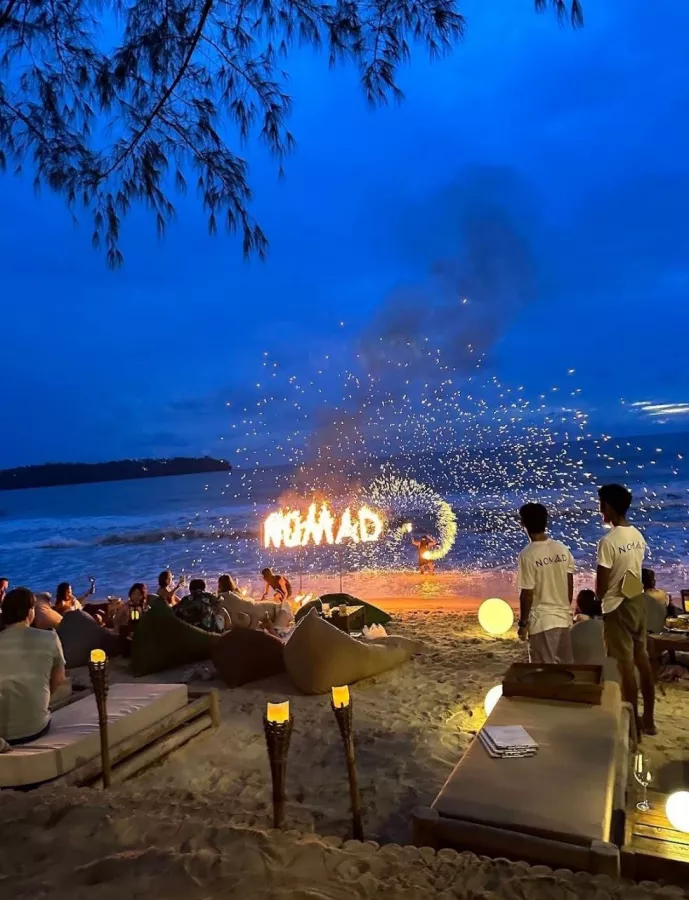 Пляжный Клуб Nomad в Пхукете: Пляж, Ресторан, Бар, Коктейли, Beach, Restaurant, Bar, Cocktails,