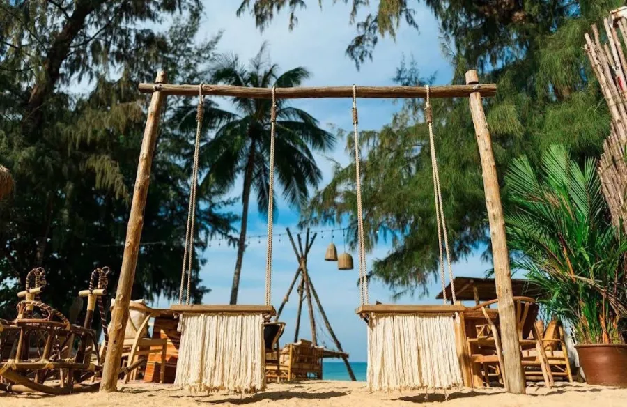 Пляжный Клуб Nomad в Пхукете: Пляж, Ресторан, Бар, Коктейли, Beach, Restaurant, Bar, Cocktails,