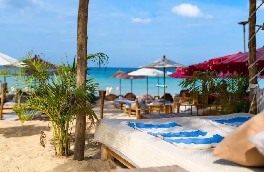 Пляжный Клуб Nomad в Пхукете: Пляж, Ресторан, Бар, Коктейли, Beach, Restaurant, Bar, Cocktails,